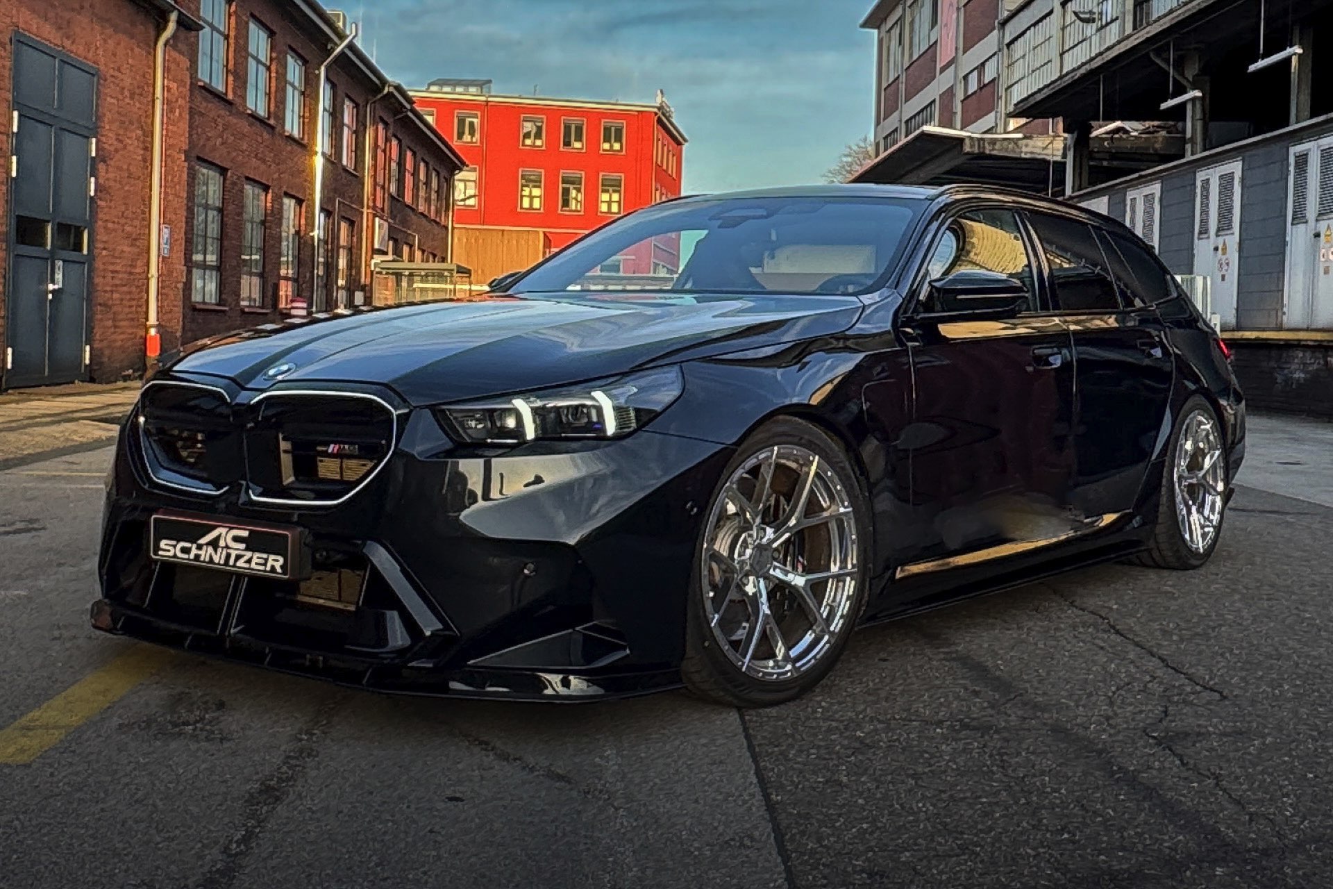 AC Schnitzer Says Farewell in Style: 810 HP in a BMW M5 Touring Wagon